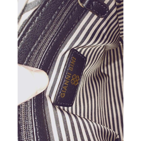 Gianni Bini White Handbag with Clear Acrylic Handle - Picture 4 of 7